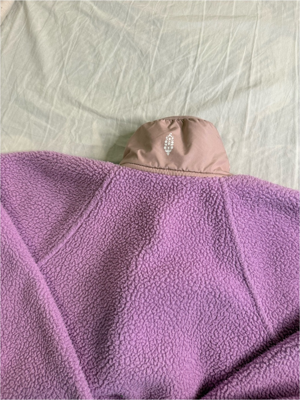 Women’s Lavender Sherpa Jacket with Contrast Pouch - Picture 4 of 4